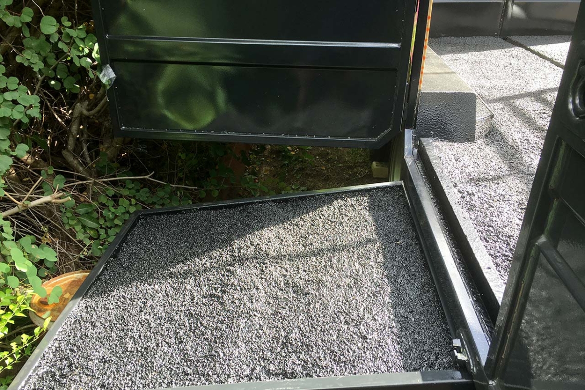 Speedliner-Australia-Agricultural-Vehicle-Non-Slip-Coatings-Black-3