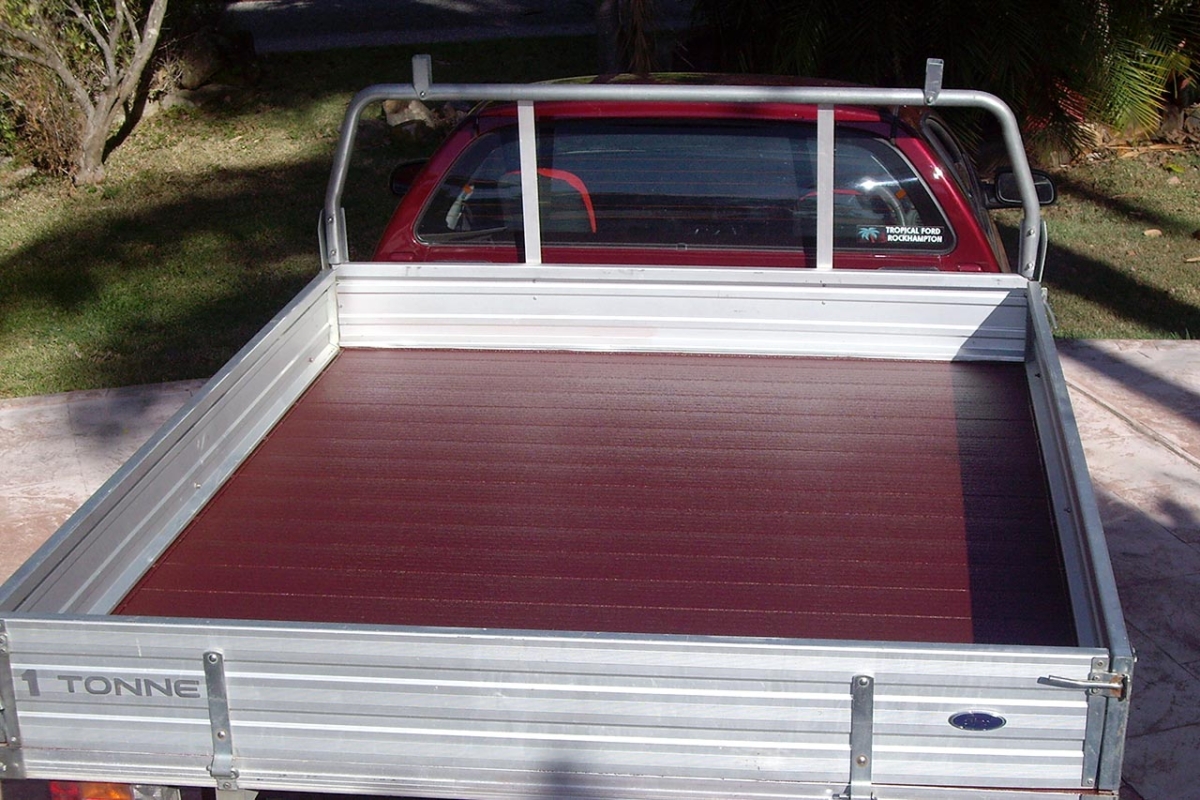 Speedliner-Australia-Ford-Tray-Back-Ute-Liner-Garnet-Red