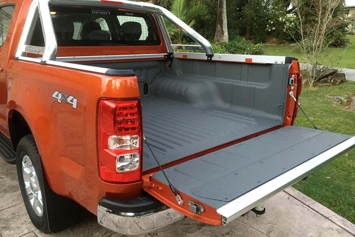 Speedliner-Australia-Isuzu-DMAX-Ute-Liner-Charcoal