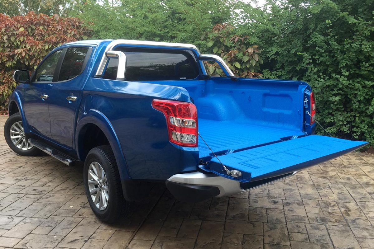 Speedliner-Australia-Mitsibishi-Triton-Ute-Liner-Medium-Blue