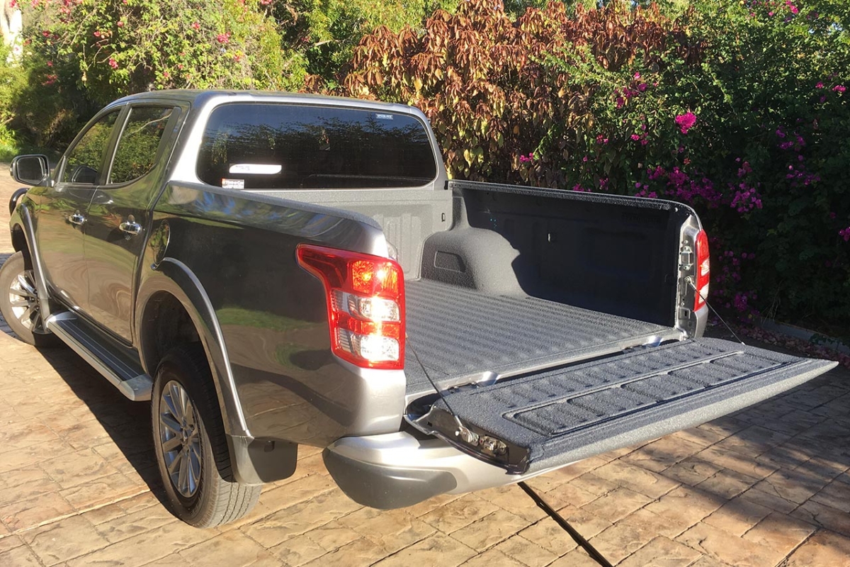 Speedliner-Australia-Mitsibishi-Triton-Ute-Liner-Medium-Grey