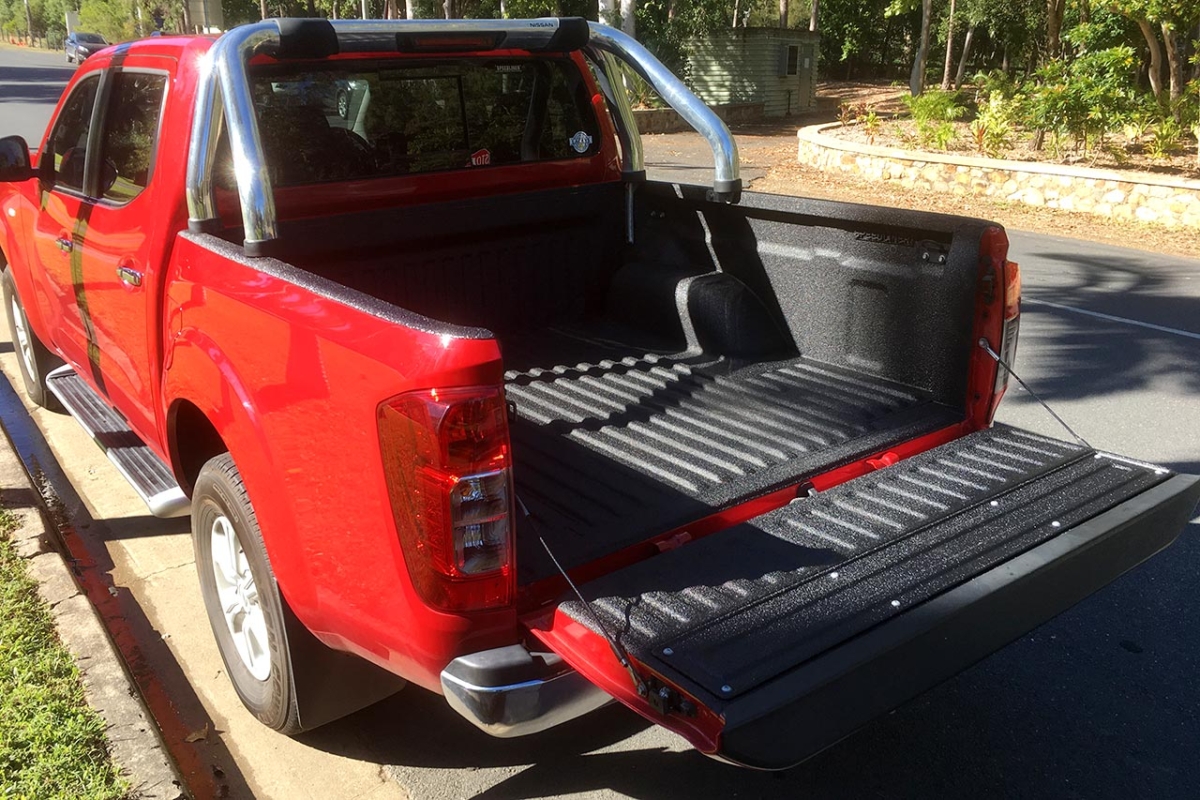 Speedliner-Australia-Nissan-Navara-ute-Liner-Black-3