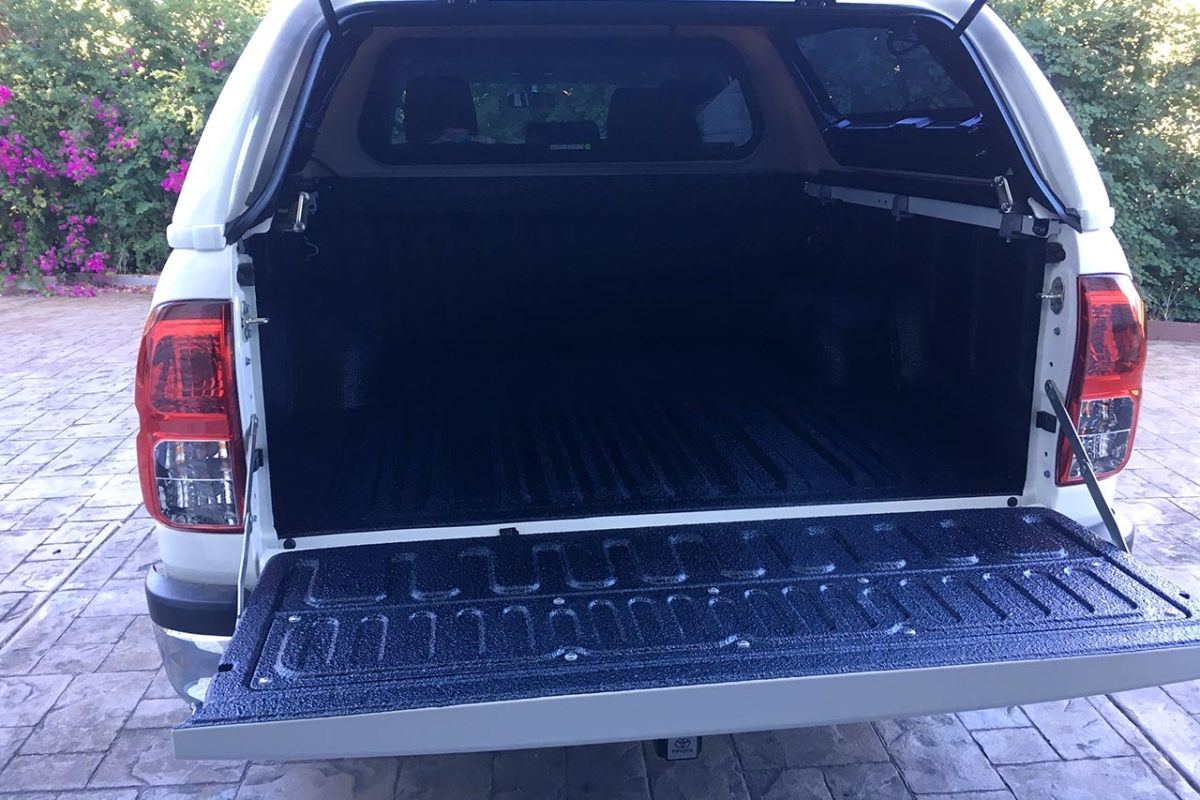 Speedliner-Australia-Toyota-Hilux-Ute-Liner-Black-4