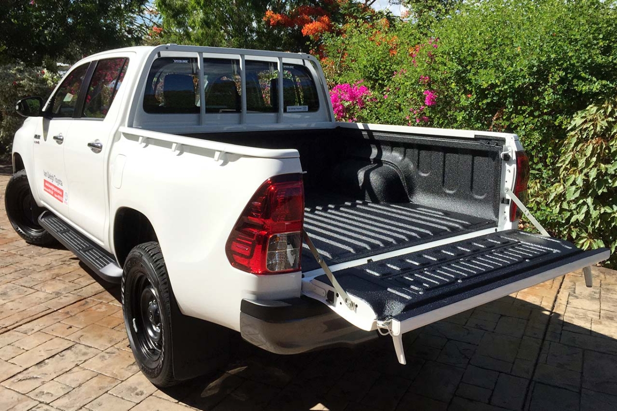 Speedliner-Australia-Toyota-Hilux-Ute-Liner-Black-7