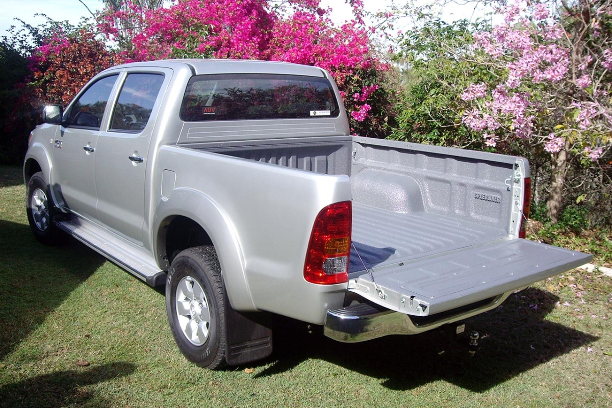 Speedliner-Australia-Toyota-Hilux-Ute-Liner-Dove-Grey-2