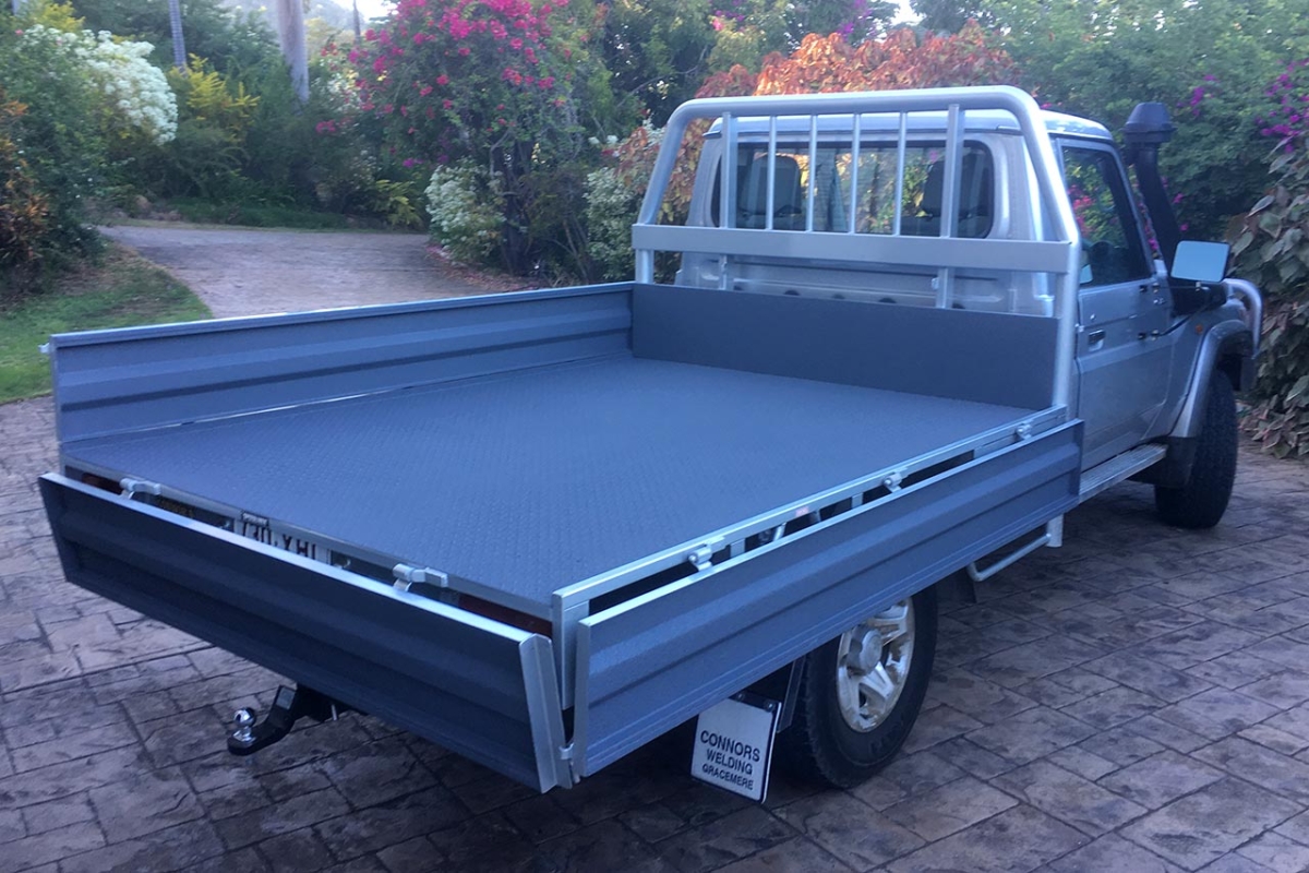 Speedliner-Australia-Toyota-Landscruiser-Tray-Back-Ute-Liner-Medium-Grey-2