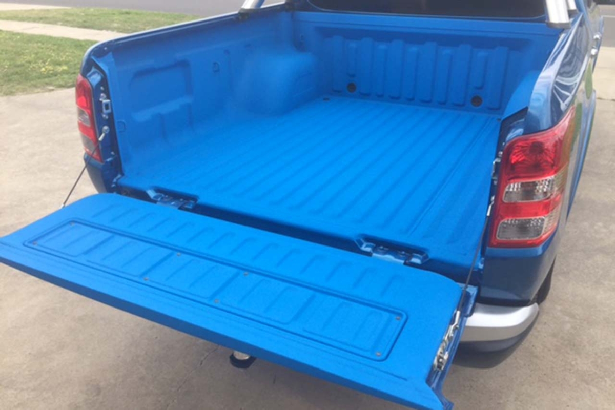 Speedliner-Australia-VW-Amerok-ute-Liner-Medium-Blue-2